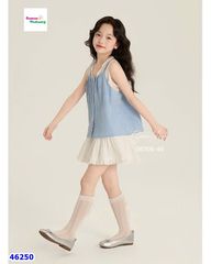 Set SaraMin caro xanh, chân váy trắng