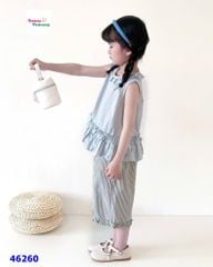 Set áo xanh, quần sọc xám