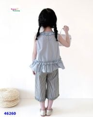 Set áo xanh, quần sọc xám
