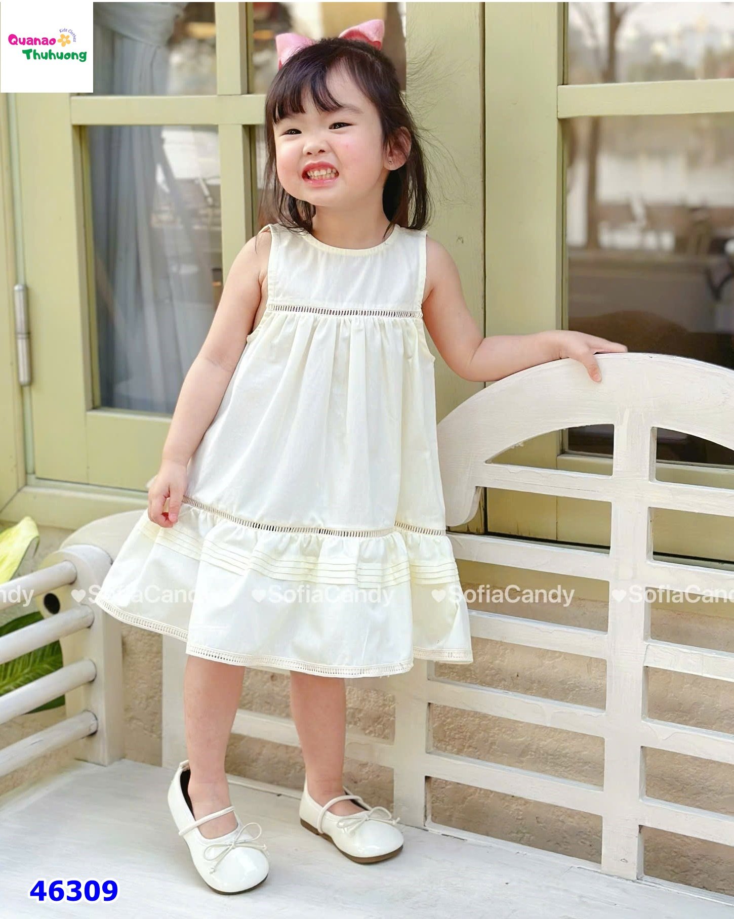 Đầm Sofia vàng sát nách phối ren
