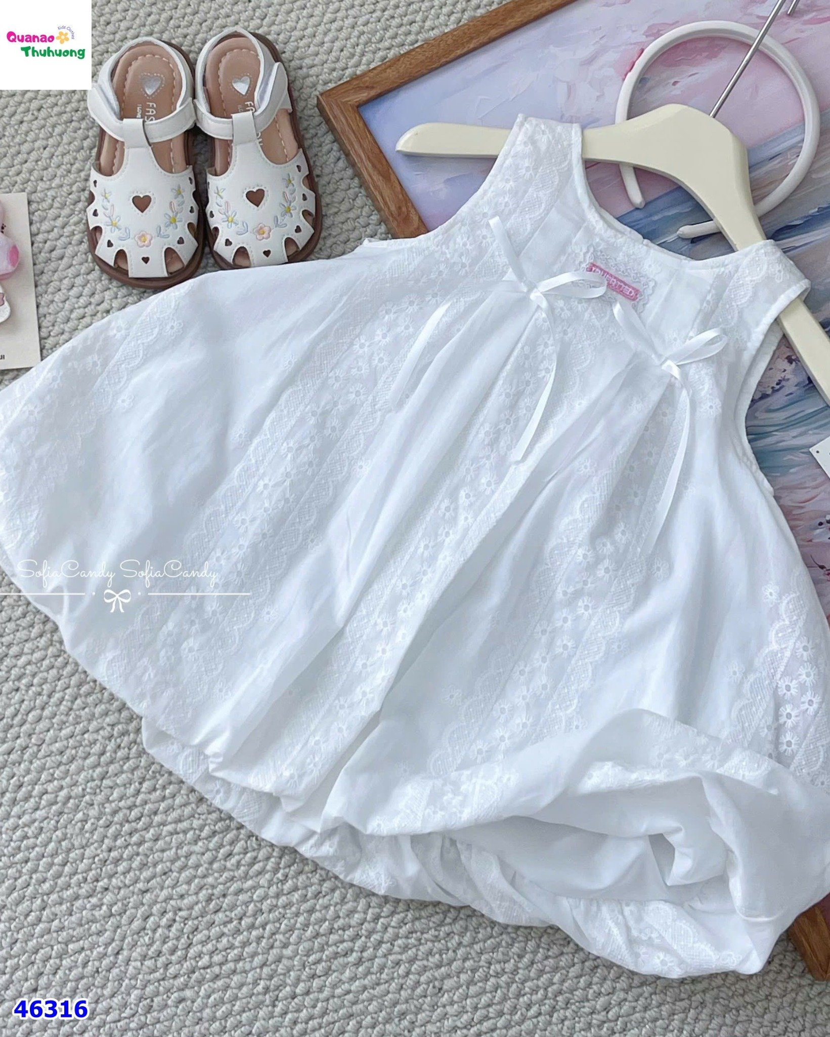 Đầm bí Sofia trắng ren TRUE đính nơ