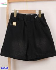 Quần short jean túi chữ M