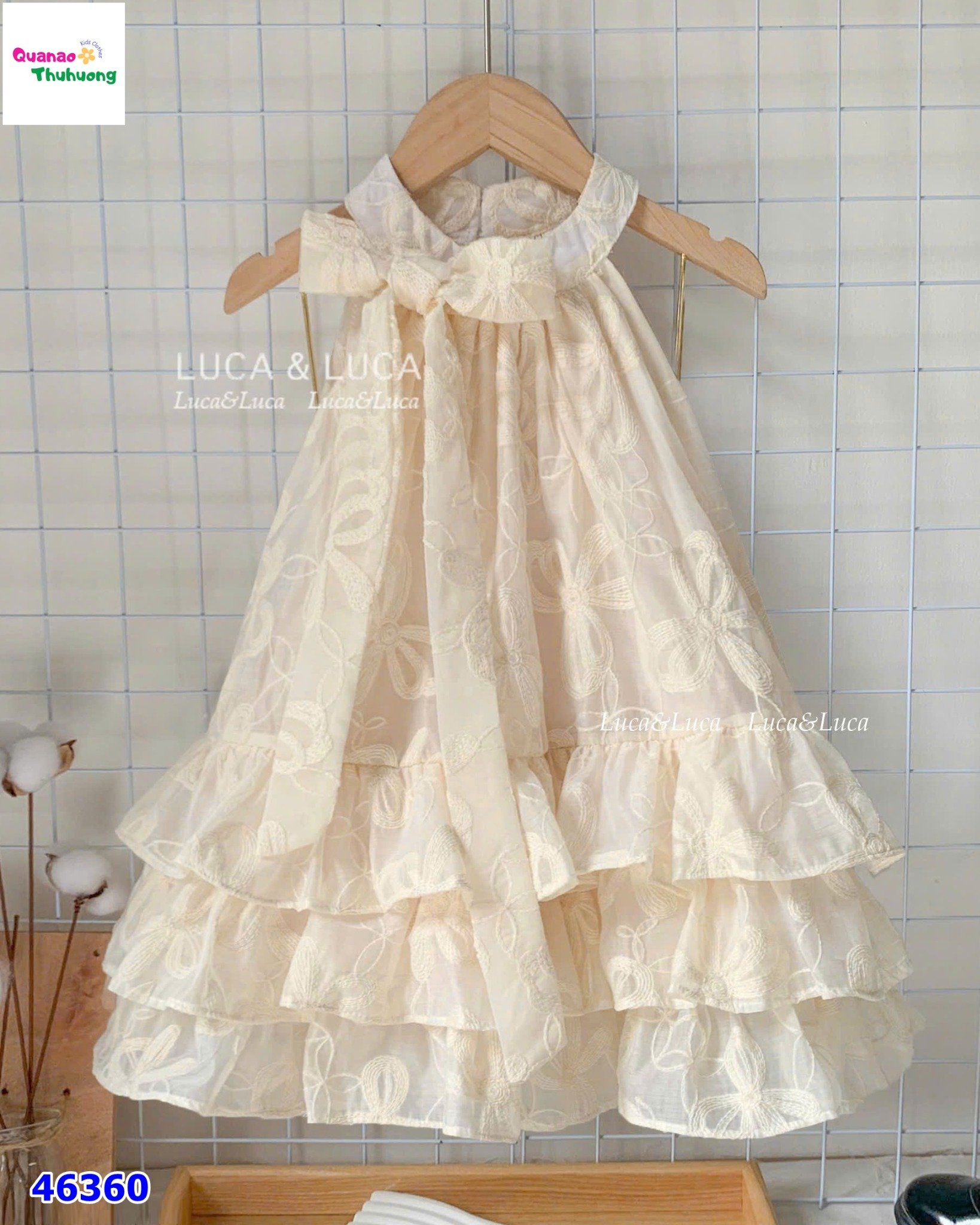 Đầm yếm Luca tơ hoa nổi