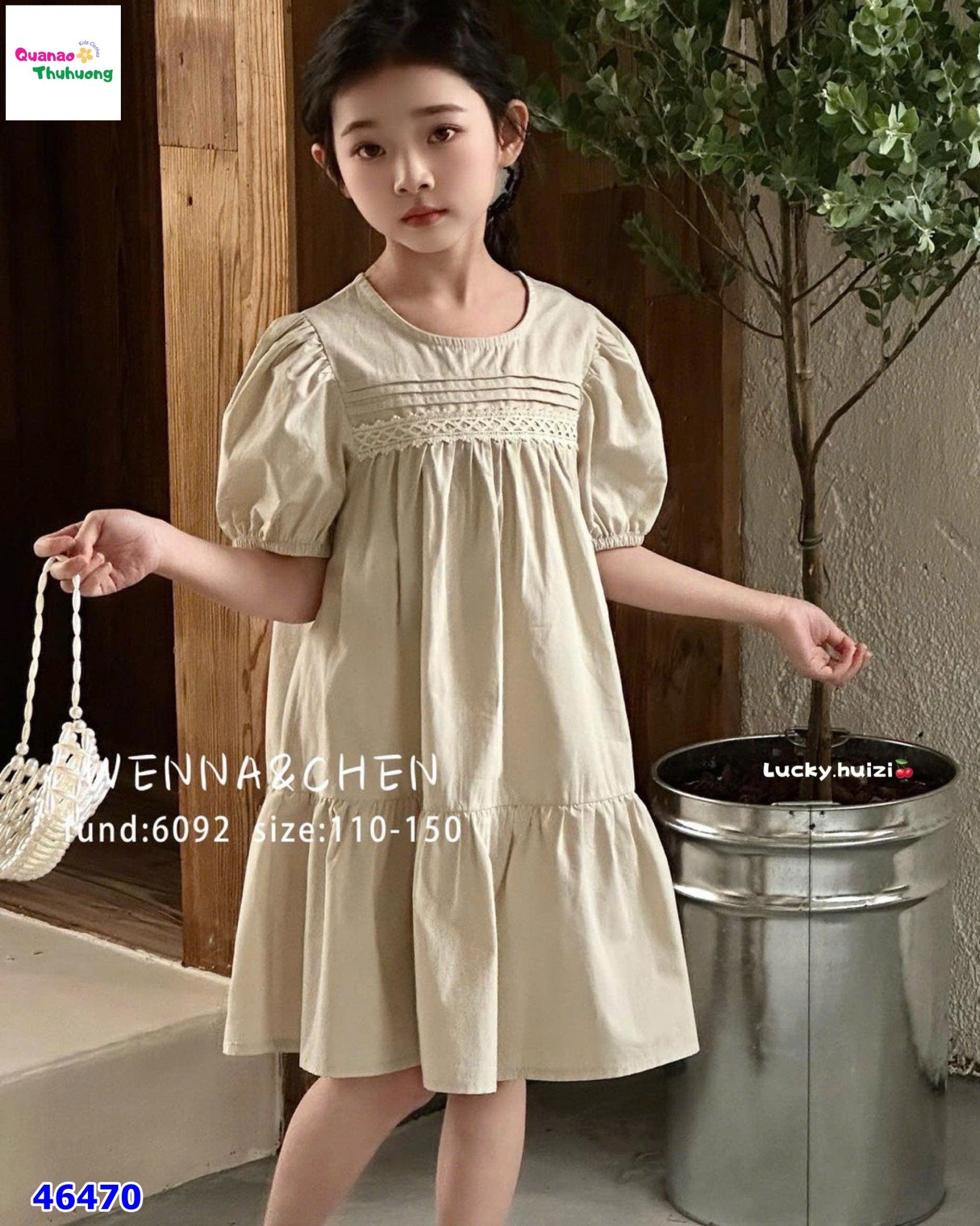 Đầm kem viền ren ngực
