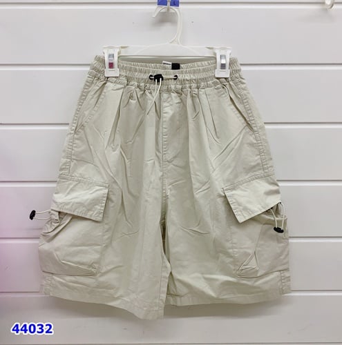 Quần short kaki kem túi hôp - size 140