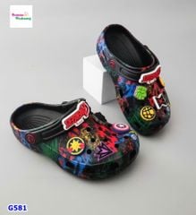 Giày Crocs đen Avengers