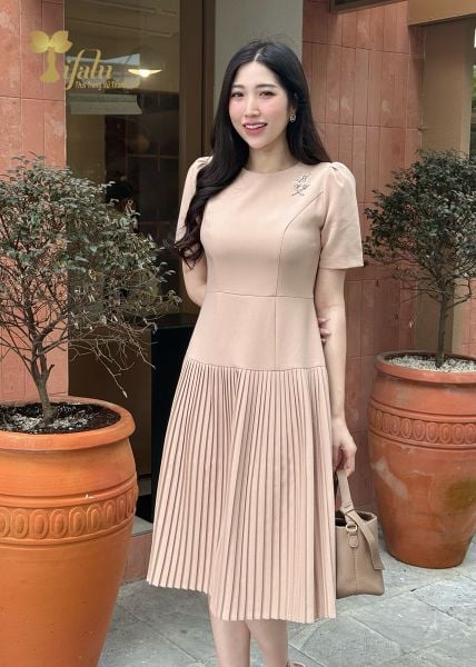  Đầm dự tiệc chân váy dập ly TFL725NUDE 