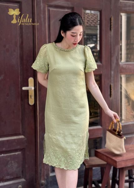  Đầm suông tơ linen thêu hoa TFL949GRN 