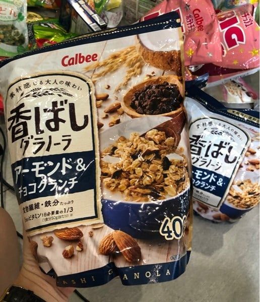 HẠT NGŨ CỐC CALBEE 400GR SCL HẠNH NHÂN