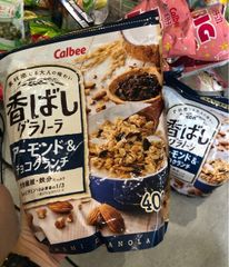 HẠT NGŨ CỐC CALBEE 400GR SCL HẠNH NHÂN