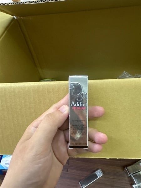 Son dưỡng Dior addict lip glow 031 strawberry