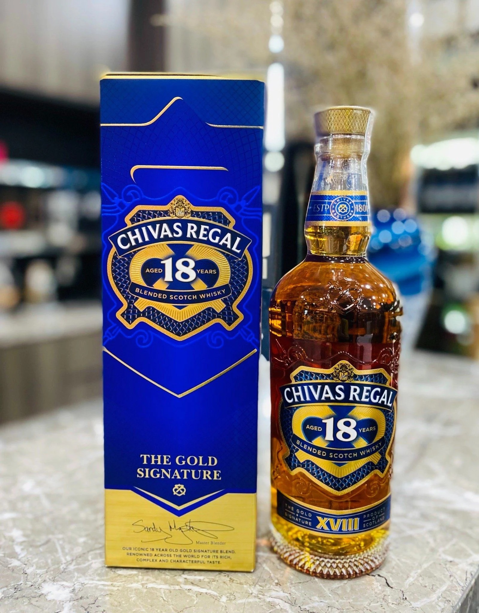 Bộ Rượu Chivas Regal 18Yo 70cl