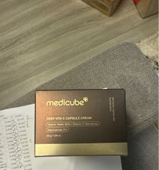 Kem Dưỡng Viên Nang Sáng Da Mờ Thâm Medicube Deep Vita C Capsule Cream 55g