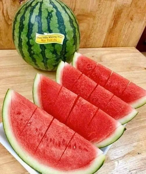 ​​​​​​​Dưa Hấu Đỏ Không Hạt