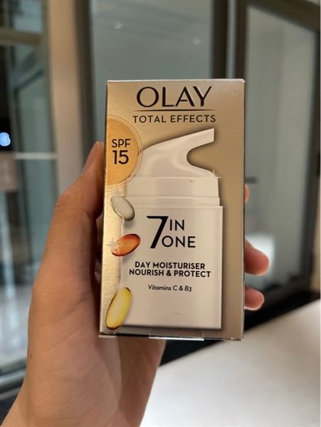 Kem dưỡng ngày Olay SPF15 37ml