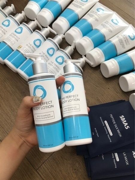 THE PERFECT SỮA DƯỠNG THỂ LÀM SÁNG DA THE PERFECT BODY LOTION 15% GLYCOLIC ACID 237ML