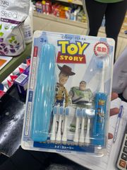 Set bàn chải pin kèm 7 đầu thay Toy Story Nhật