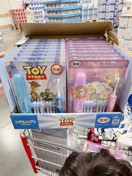 Set bàn chải pin kèm 7 đầu thay Sumikkogurashi Nhật