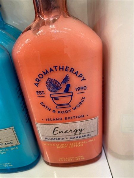 Dưỡng thể thảo mộc Aromatherapy Energy 192ml