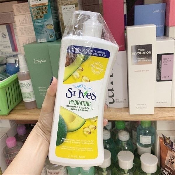 SỮA DƯỠNG THỂ ST.IVES HYDRATING VITAMIN E & AVOCADO BODY LOTION 621ML