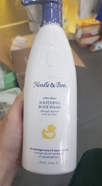 SỮA TẮM CHO BÉ NOODLE & BOO SOOTHING CREME DOUCE 473ML