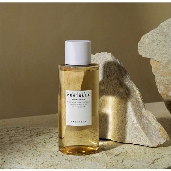 Toner Nước Hoa Hồng Madagascar Centella Toning Toner Skin1004 (210ml)