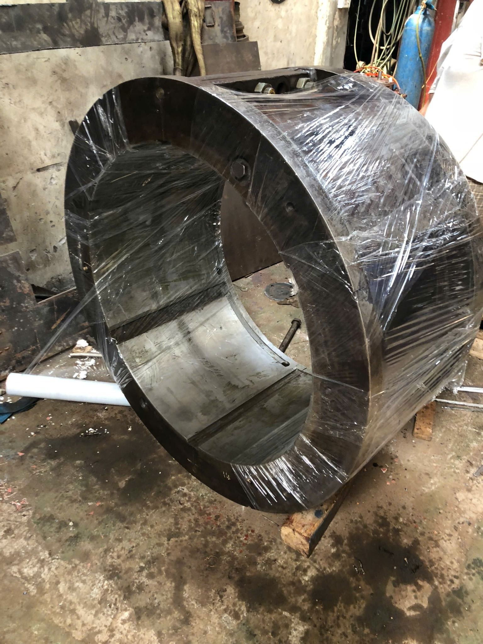 Gia công bạc ổ hướng Tuabin - Nhà máy thủy điện Nậm Chiến 