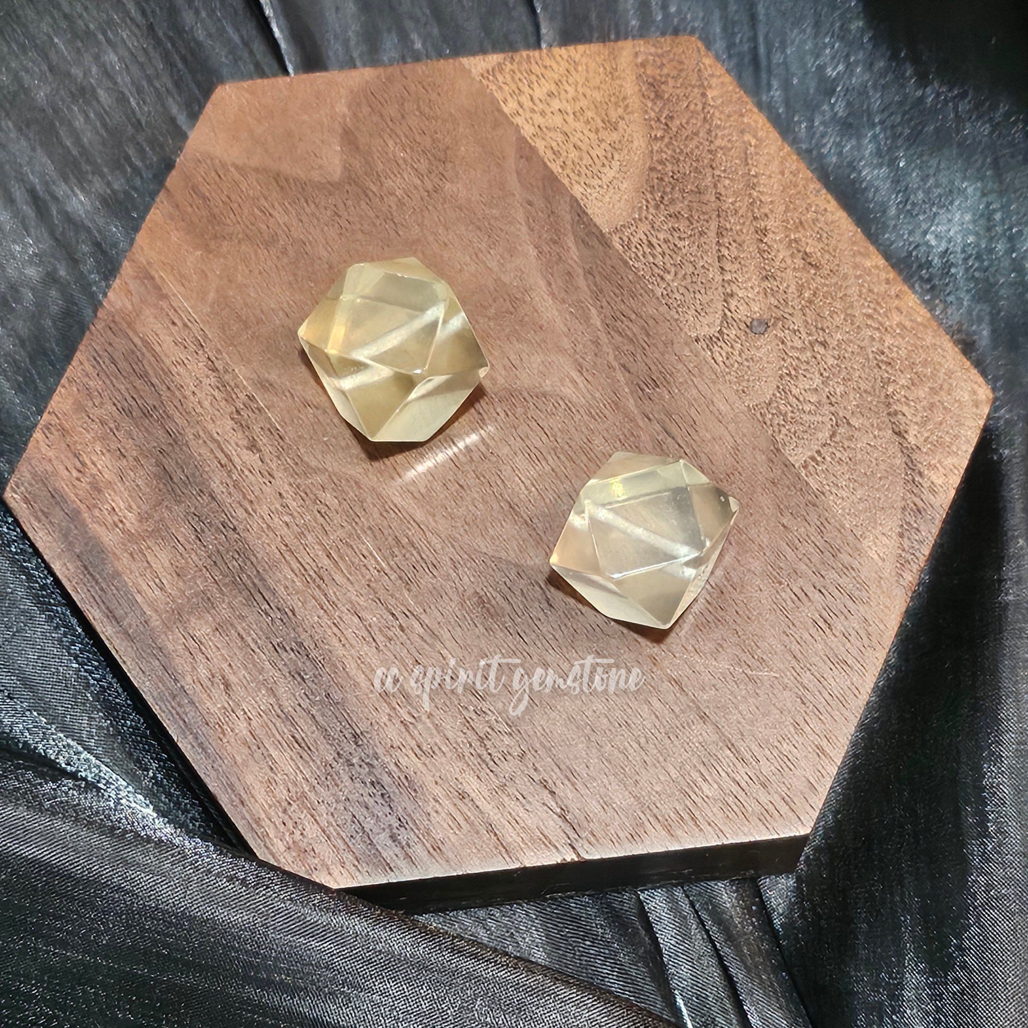  Điêu khắc đá - Giác vuông nhiều cạnh Citrine 