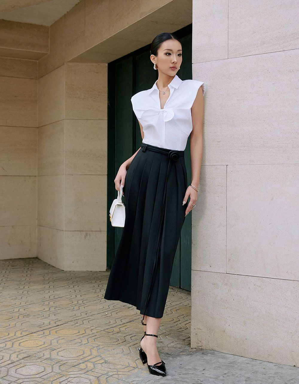  CHÂN VÁY DẬP LY BỔ TÚI SAU, ĐAI EO HOA 