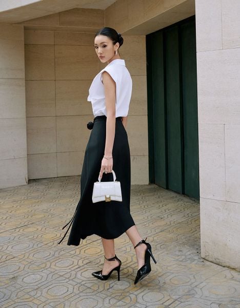  CHÂN VÁY DẬP LY BỔ TÚI SAU, ĐAI EO HOA 