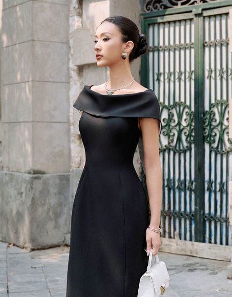  ĐẦM TRỄ VAI CÚP NGỰC 