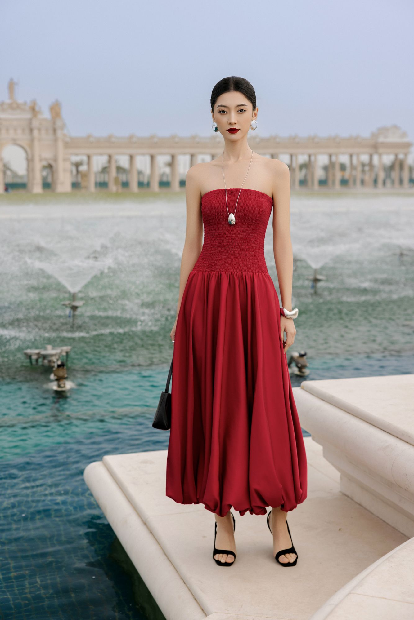  ĐẦM QUÂY SMOCKING CHÂN BOM ĐỎ 