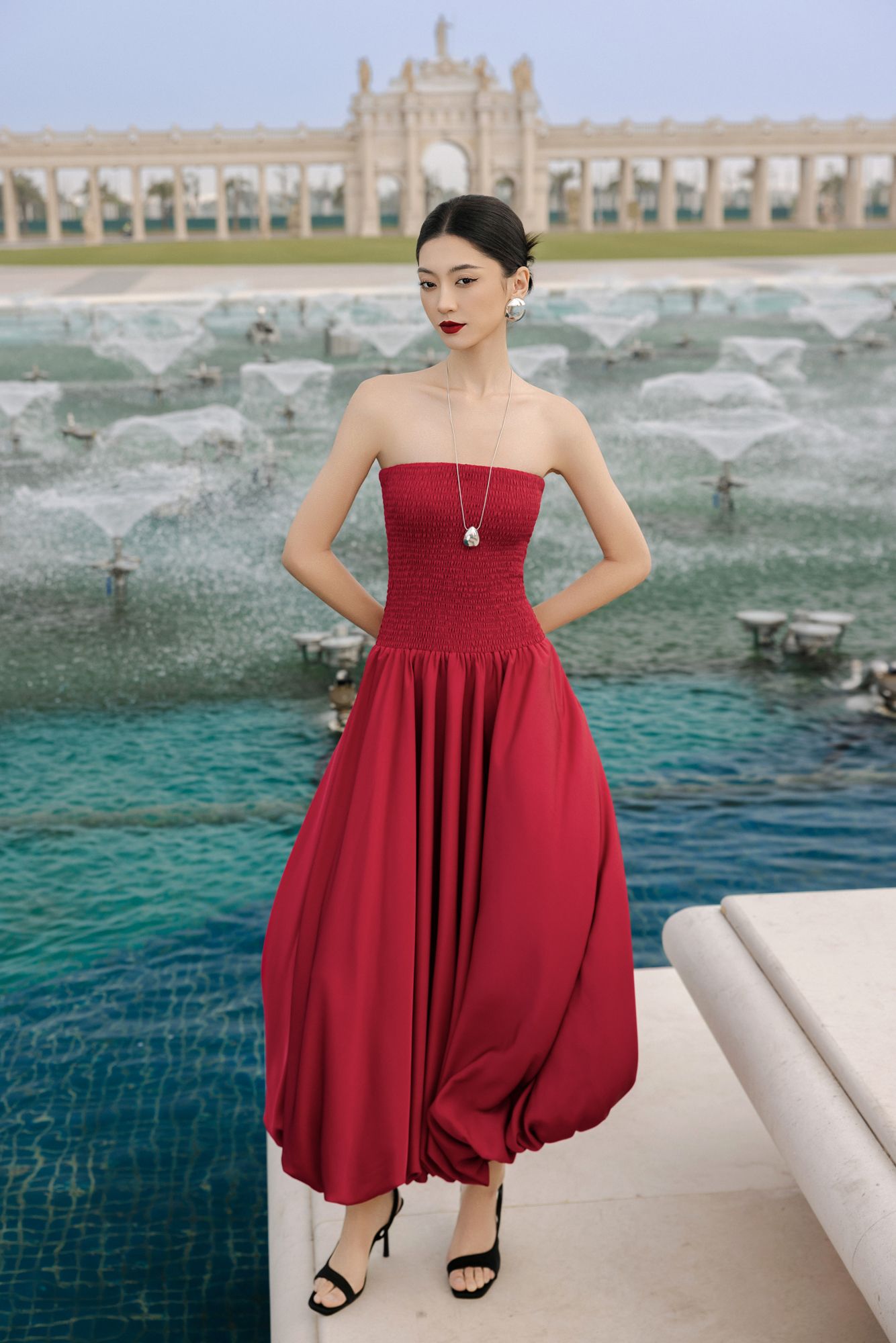  ĐẦM QUÂY SMOCKING CHÂN BOM ĐỎ 