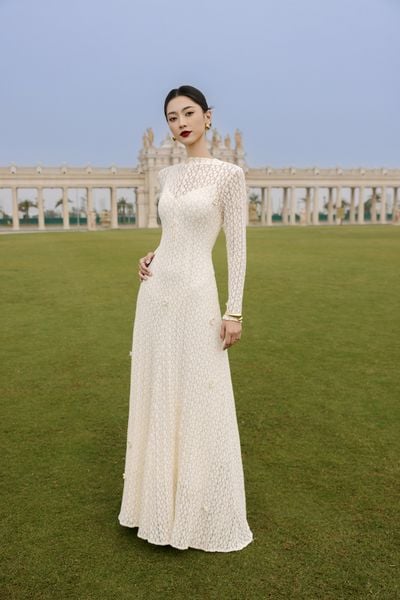  ĐẦM MAXI REN CỔ LEO DÀI TAY 