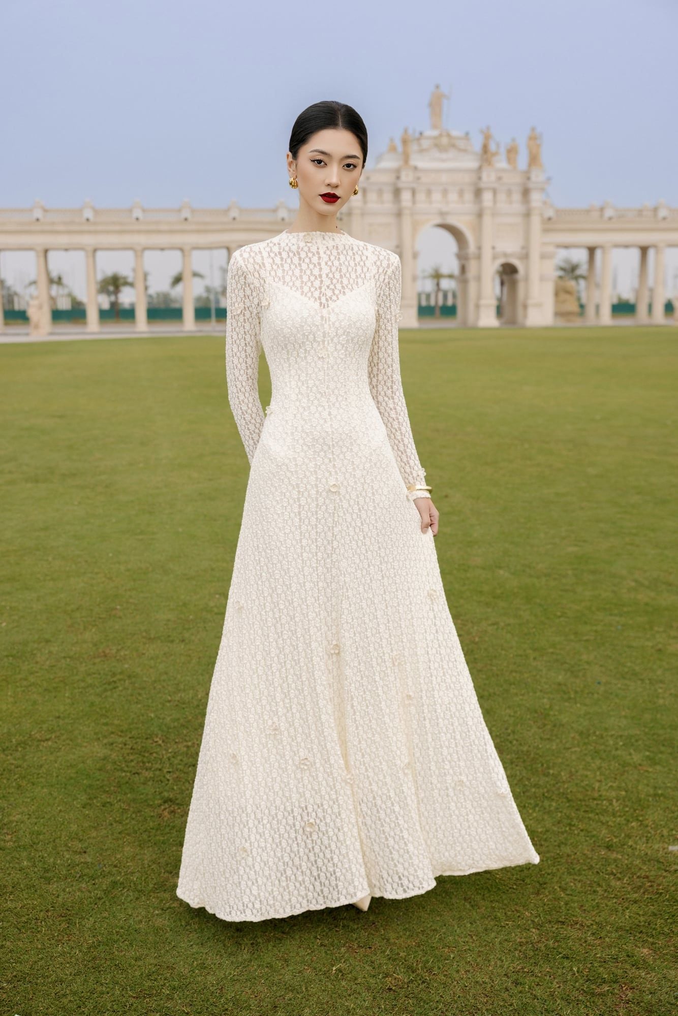  ĐẦM MAXI REN CỔ LEO DÀI TAY 