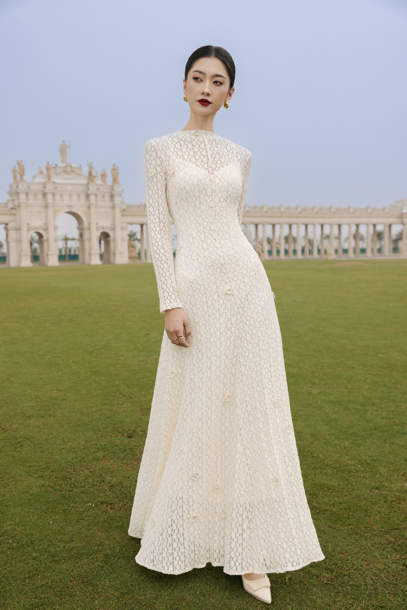  ĐẦM MAXI REN CỔ LEO DÀI TAY 