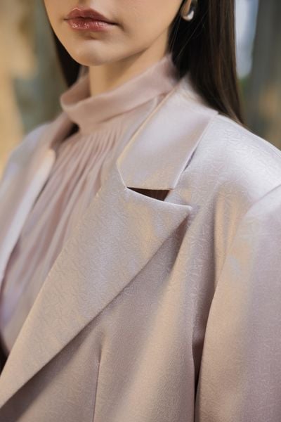  ÁO BLAZER LỤA VÂN CHÌM 