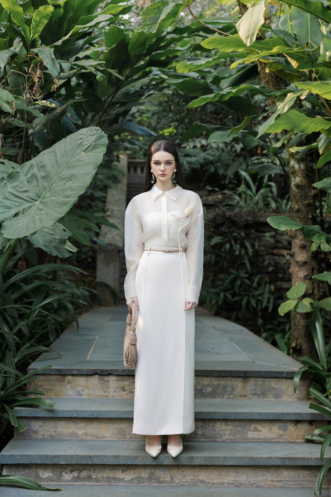  CHÂN VÁY BÚT CHÌ BẤU LY XẺ SAU 