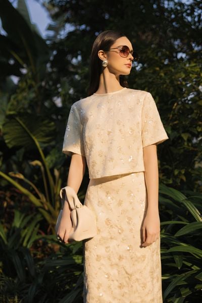  CHÂN VÁY BÚT CHÌ 