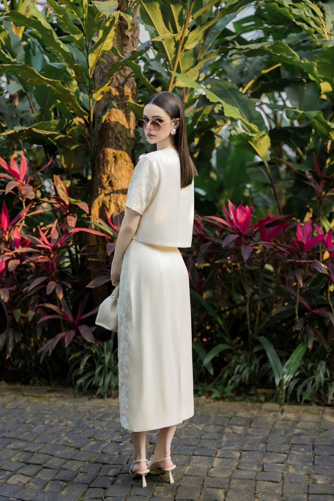  CHÂN VÁY BÚT CHÌ 