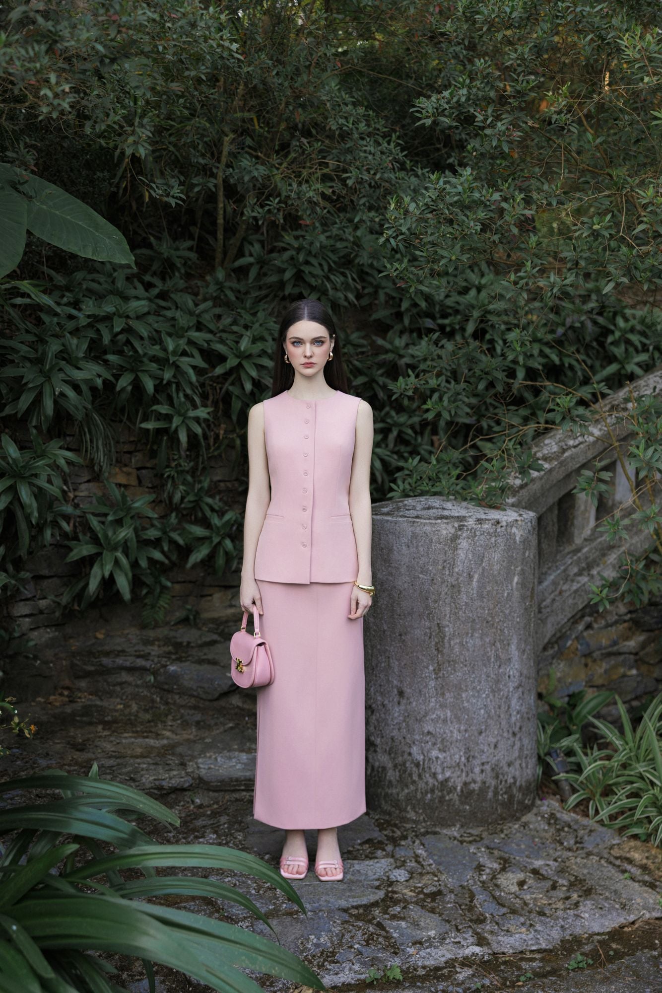  CHÂN VÁY BÚT CHÌ XẺ 2 BÊN 