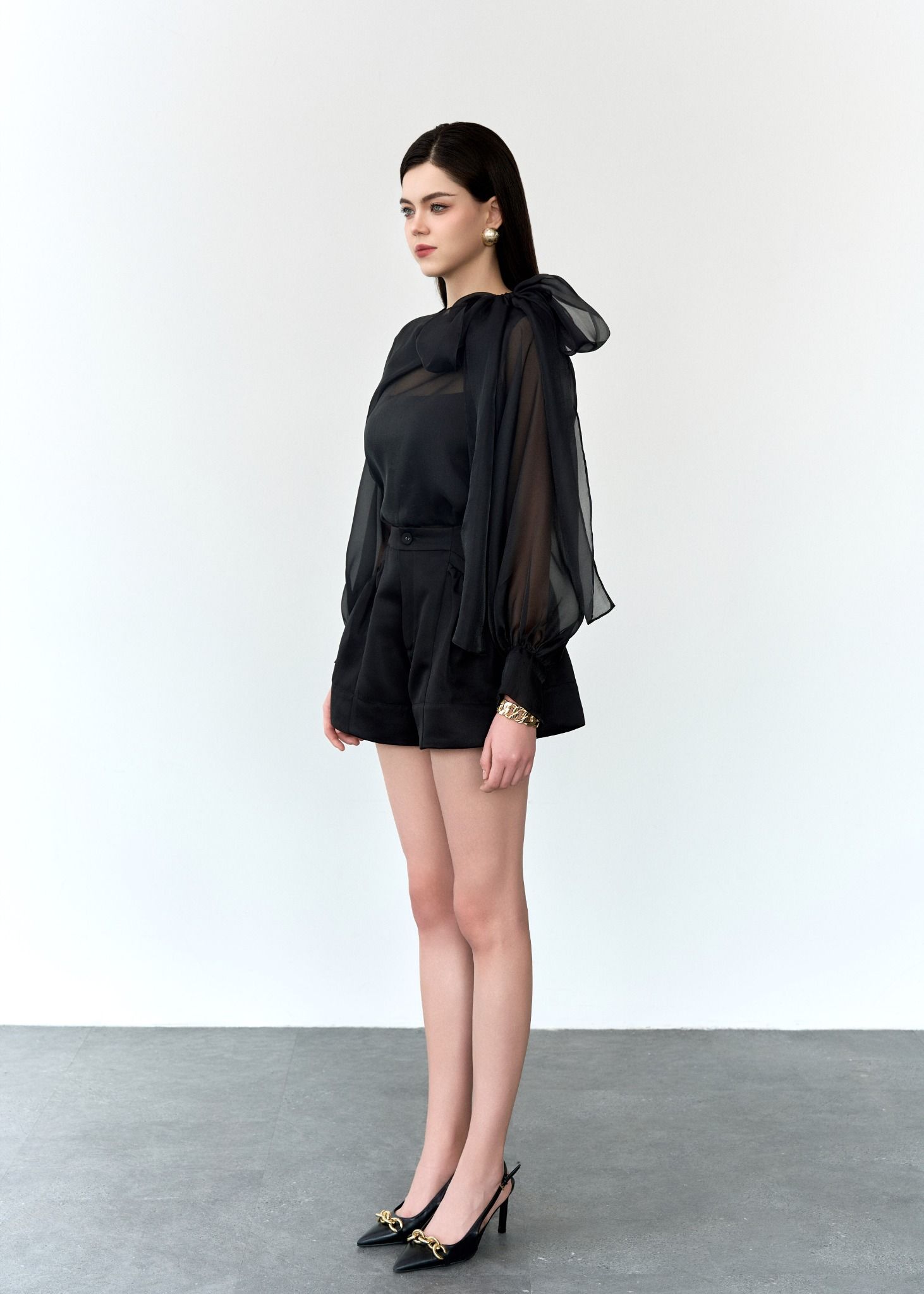  ÁO SƠ MI BUỘC NƠ VAI 