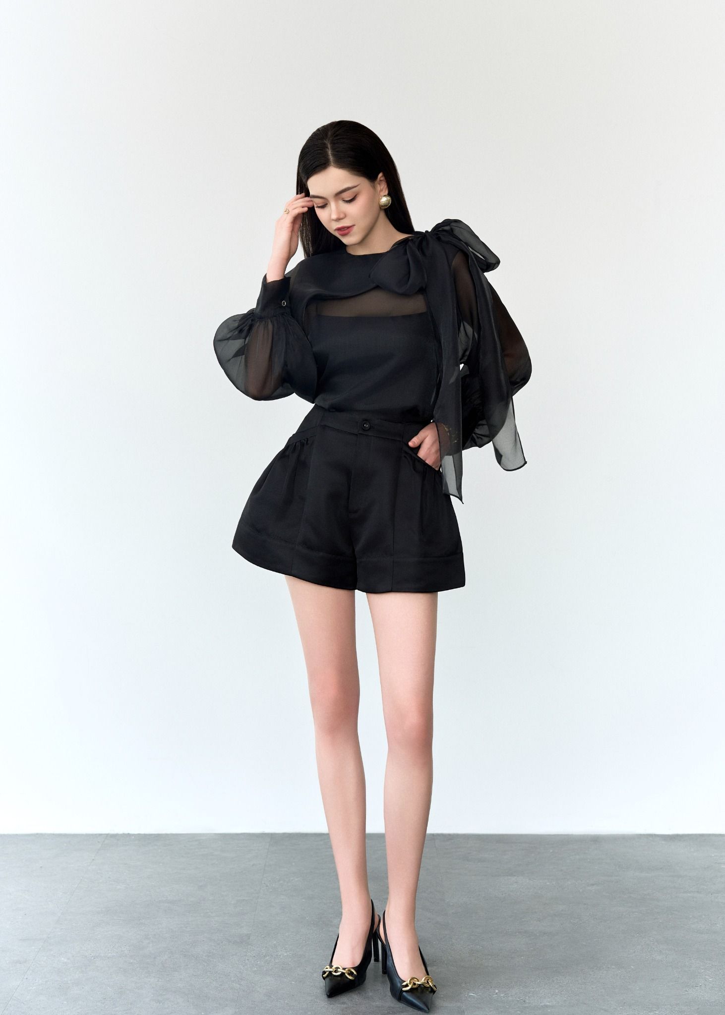  ÁO SƠ MI BUỘC NƠ VAI 