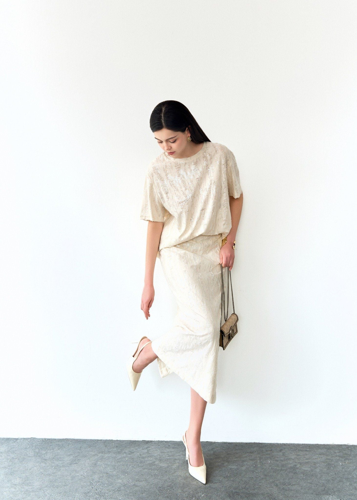  ÁO REN ĐÍNH SA QUIN TAY NGẮN 