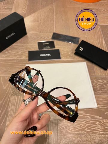 Kính mắt Chanel - Phụ kiện nữ xuống phố