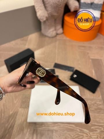 Kính mắt Chanel - Phụ kiện nữ xuống phố