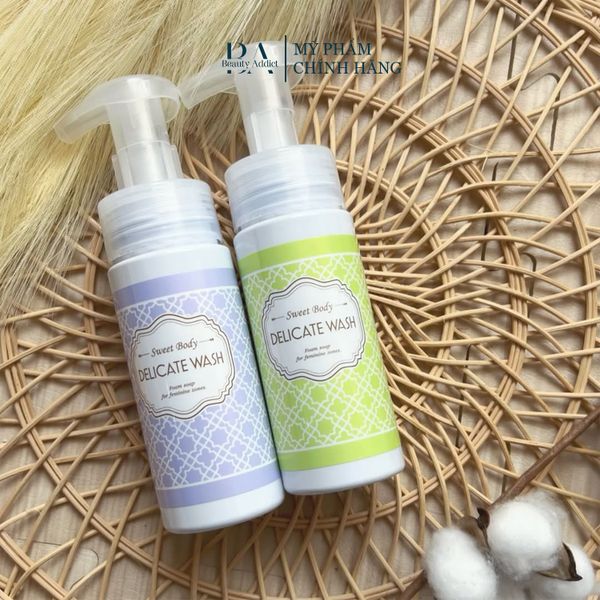 Dung dịch vệ sinh phụ nữ mùi phấn Sweet Body Delicate Wash PS