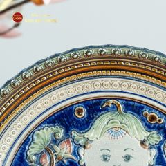 Đĩa Trưng Bày Đắp Nổi Cậu Bé Ôm Cá