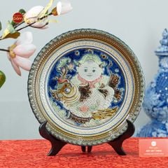 Đĩa Trưng Bày Đắp Nổi Cậu Bé Ôm Cá