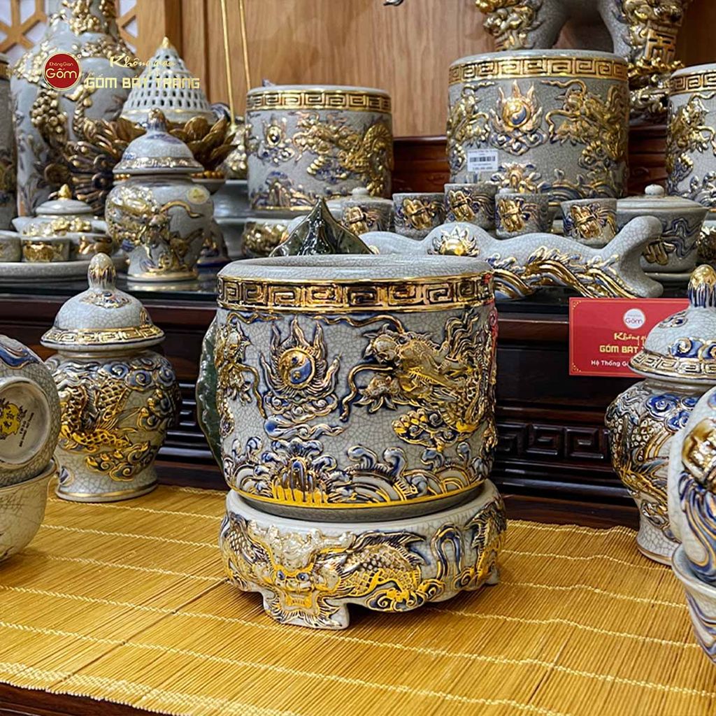 Bát Hương Song Long Chầu Nguyệt Men Rạn Vẽ Vàng